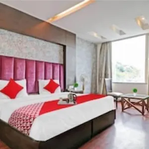 O The Glory Hotel